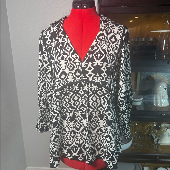 Umgee Tops - Umgee USA Womens Black White Boho Blouse Size Large Rayon Peasant Tunic Top